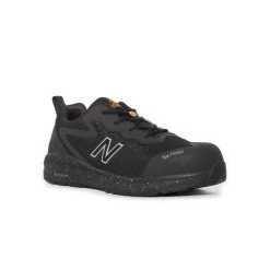 Chaussures de sécurité homme Logic de New Balance, coloris Black/Orange, vue de trois quarts.