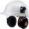 Coquilles antibruit MAGNY HELMET 2 Delta Plus noires, montées sur un casque illustratif non inclus